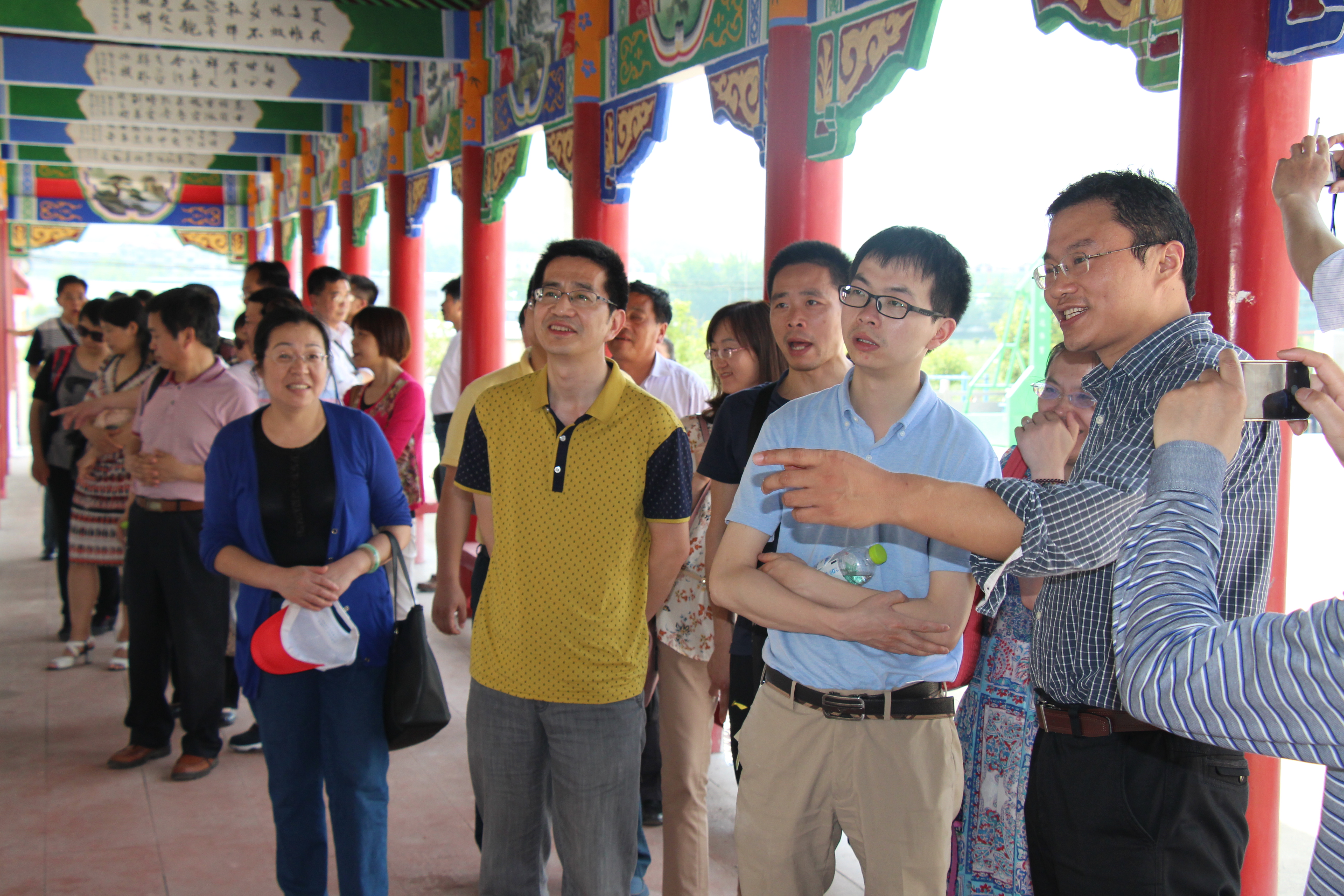 教师进农户，理论下基层——365英国上市全体党员教师赴英山县乌云山村学习调研